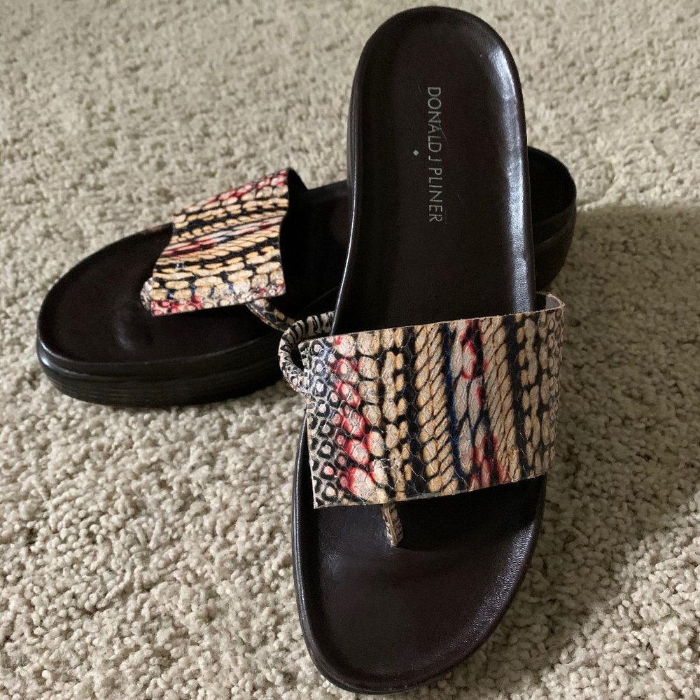DONALD J PLINER Women's Fifi Slide Sandal
